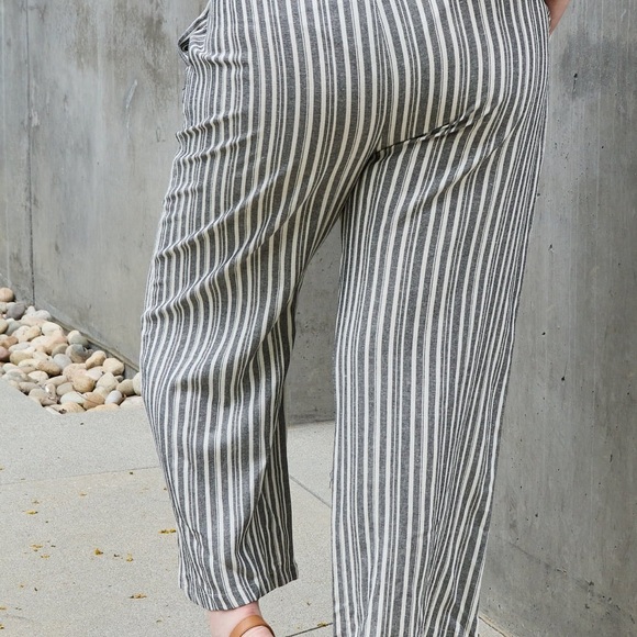 Paperbag Waist Striped Culotte Pants - Picture 8 of 10